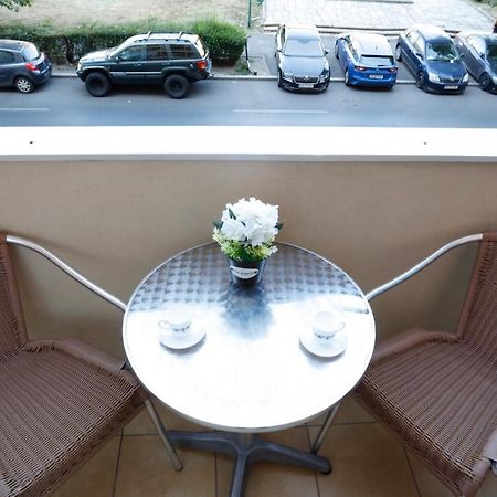 Gorgeous 2 Bedroom Duplex In City Center Bukarest Eksteriør billede