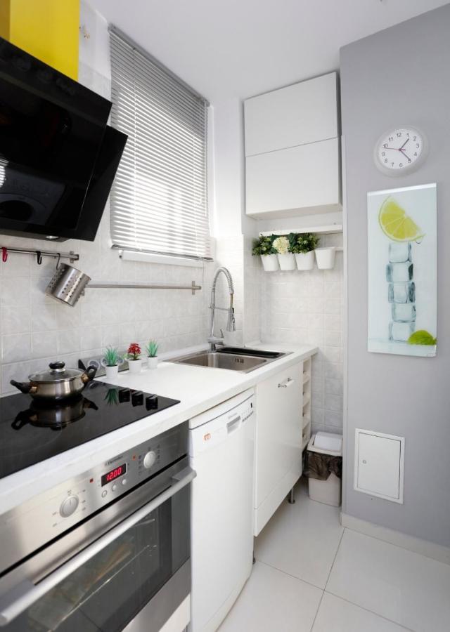 Gorgeous 2 Bedroom Duplex In City Center Bukarest Eksteriør billede