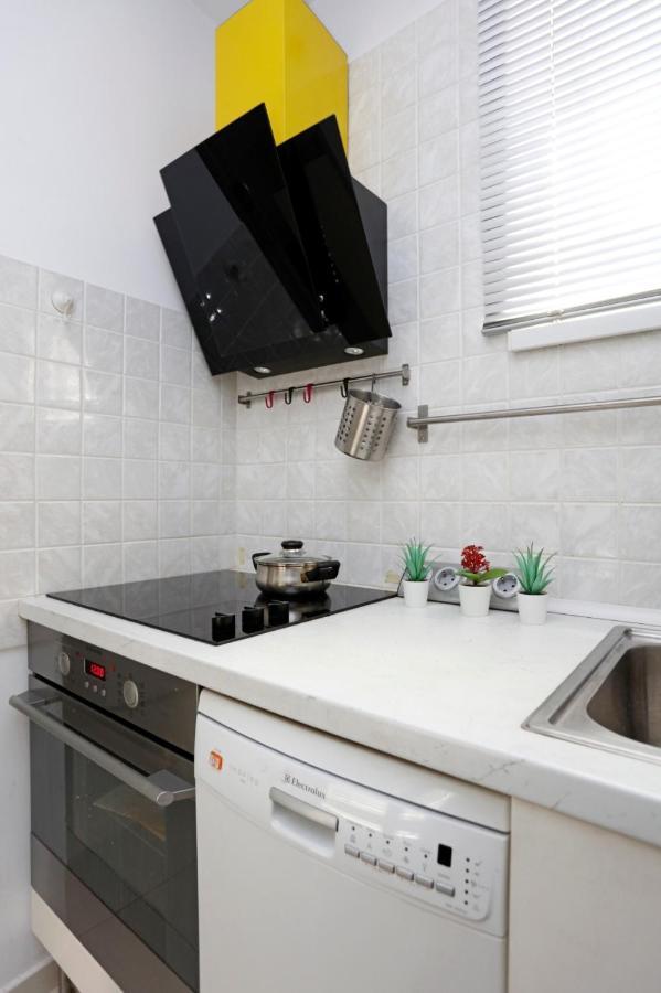 Gorgeous 2 Bedroom Duplex In City Center Bukarest Eksteriør billede