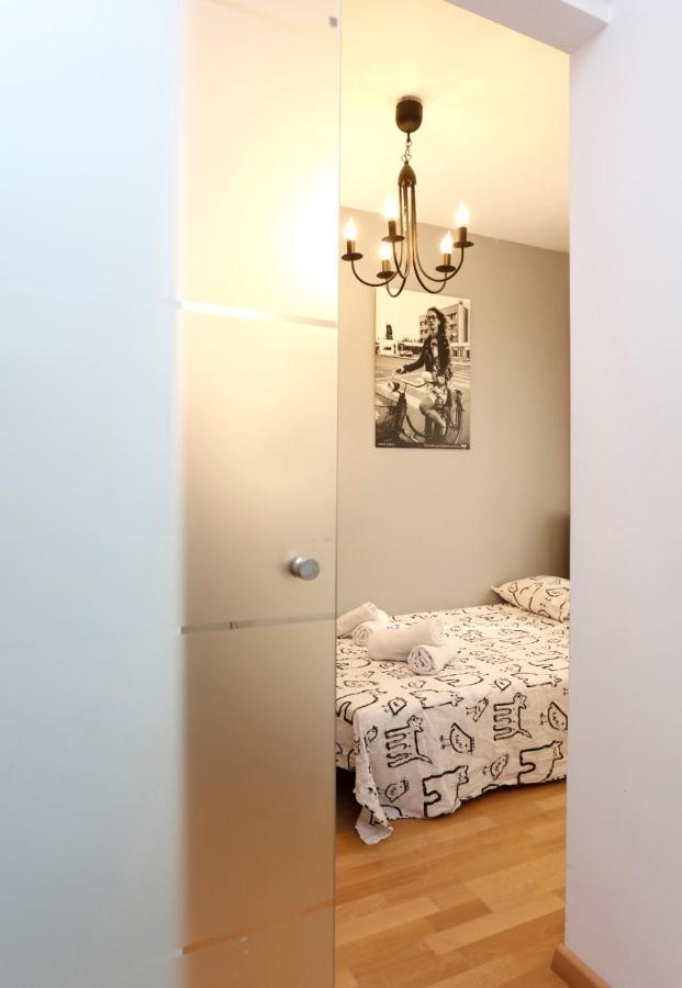 Gorgeous 2 Bedroom Duplex In City Center Bukarest Eksteriør billede